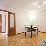 Rent a room of 130 m² in Madrid