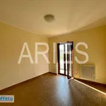 Affitto 5 camera casa di 150 m² in Rome