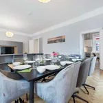 Rent 5 bedroom apartment of 154 m² in Wien