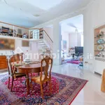 Rent 5 bedroom apartment of 323 m² in Bari