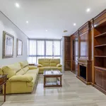 Rent 4 bedroom apartment of 157 m² in Valencia