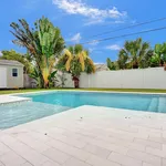 Rent 3 bedroom house of 416 m² in Palm-Beach