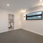 Rent 4 bedroom apartment in Oakleigh South