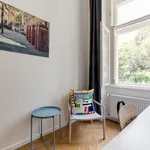 Rent 4 bedroom apartment in Prague