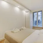 Appartement de 969 m² avec 2 chambre(s) en location à Paris