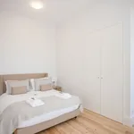 Rent 1 bedroom apartment of 50 m² in Porto