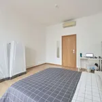 Rent a room in lisbon