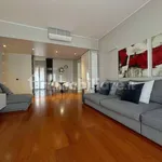 Rent 4 bedroom apartment of 120 m² in Milan