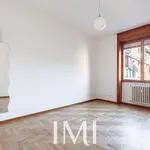 Rent 4 bedroom house of 150 m² in Milan