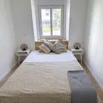 Rent 2 bedroom apartment of 75 m² in Lisbon