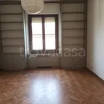 Affitto 5 camera appartamento di 135 m² in Firenze