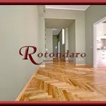 Rent 2 bedroom apartment of 65 m² in Milano