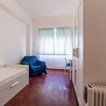 Rent a room of 120 m² in lisbon