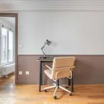 Rent 1 bedroom apartment of 46 m² in Paris