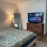 Rent 3 bedroom apartment in Sherman Oaks