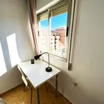 Rent a room of 110 m² in Valencia