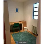 Rent 3 bedroom flat in Leicester