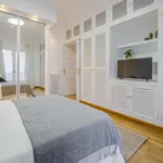 Rent a room of 120 m² in madrid