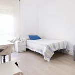 Rent 4 bedroom apartment in Seville