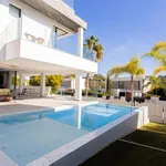 Rent 4 bedroom house of 499 m² in Marbella