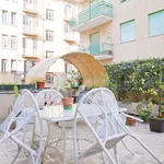 Rent a room of 90 m² in rome