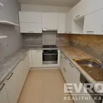 Pronajměte si 3 ložnic/e byt o rozloze 66 m² v Capital City of Prague