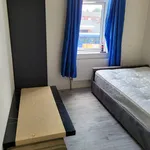 Rent 3 bedroom house in M30