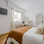 Rent a room of 180 m² in madrid