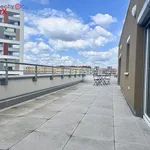 Pronajměte si 4 ložnic/e byt o rozloze 150 m² v Praha