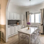 Rent 1 bedroom apartment of 54 m² in Florence