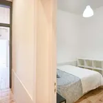 Rent a room of 200 m² in Lisboa