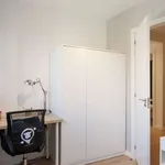 Rent 4 bedroom apartment in madrid