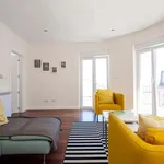 Rent 4 bedroom apartment of 75 m² in Lisboa