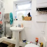 Rent 3 bedroom flat in East Midlands