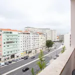 Rent 4 bedroom apartment of 101 m² in Lisbon