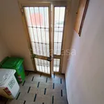 Rent 4 bedroom apartment of 70 m² in Adria