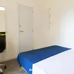 Rent a room of 85 m² in Madrid