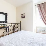 Rent a room of 80 m² in rome