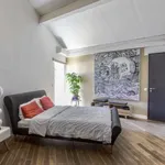 Maison de 225 m² avec 6 chambre(s) en location à Marseille