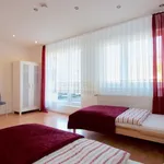 Miete 8 Schlafzimmer wohnung von 200 m² in Leverkusen