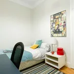 Rent a room of 120 m² in lisbon