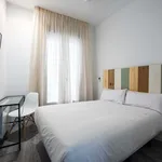 Rent a room of 200 m² in Madrid