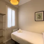 Rent 4 bedroom apartment of 70 m² in Barcelona