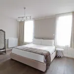 Rent 1 bedroom apartment of 75 m² in brussels