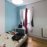 Rent a room of 250 m² in madrid