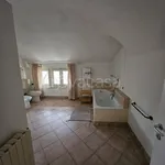 Rent 3 bedroom apartment of 90 m² in Genova