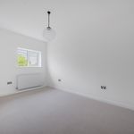 Rent 2 bedroom flat in New Milton