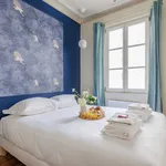 Rent 2 bedroom apartment of 770 m² in Paris