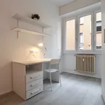 Rent 4 bedroom apartment in Milan