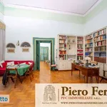 Rent 6 bedroom apartment of 180 m² in Naples